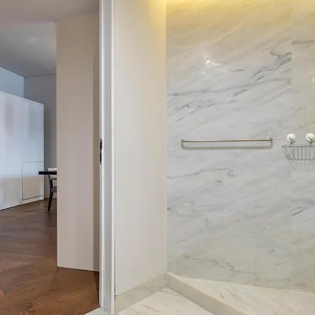 Apartment 8 Building 420 Lisbon